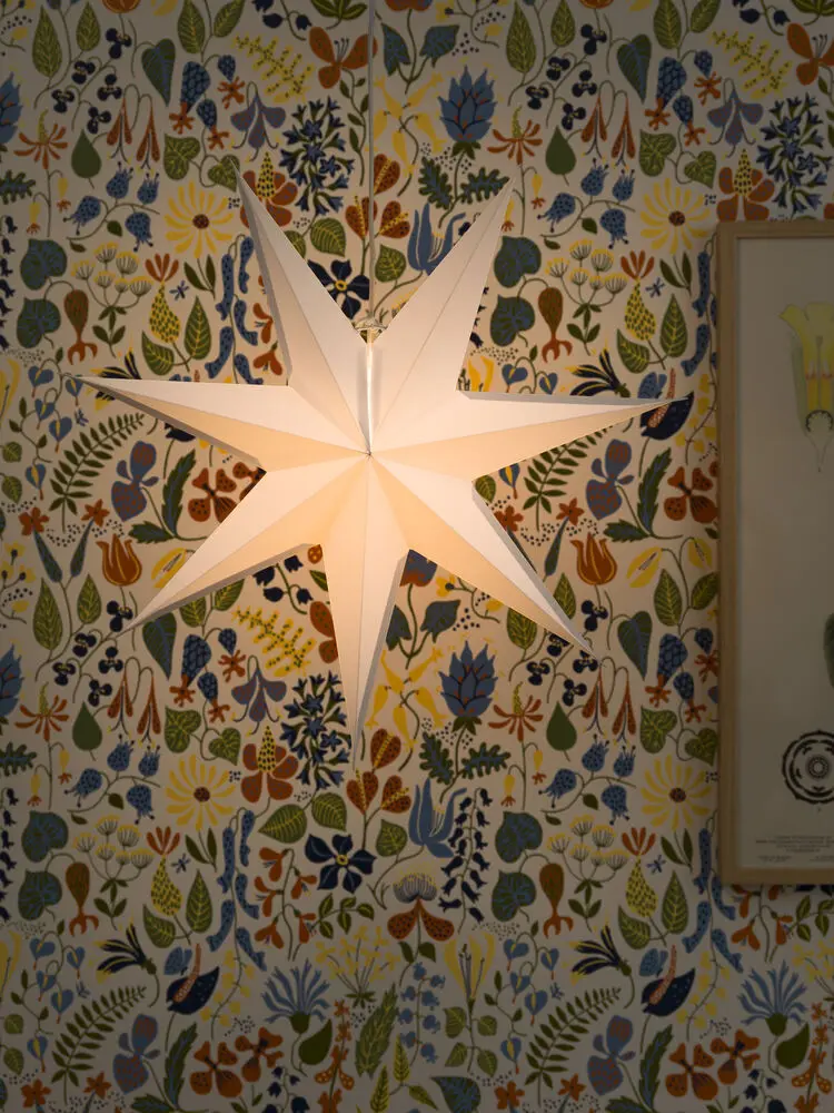 Estrella De Papel Ø60 Blanco De Konstsmide - Se suministra con cable blanco de 5 m, interruptor de alimentaci&oacute;n y enchufe.