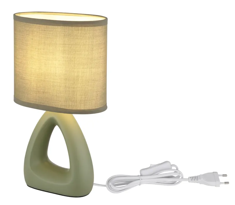 Triangle 30cm Verde lámpara de mesa De Globo Lighting - Den triangelformade basen med ett stilrent utskuret h&aring;l ger ett modernt intryck, medan den ovala textilsk&auml;rmen i mjuk ljusgr&ouml;n f&auml;rg sprider ett behagligt och j&auml;mnt ljus.