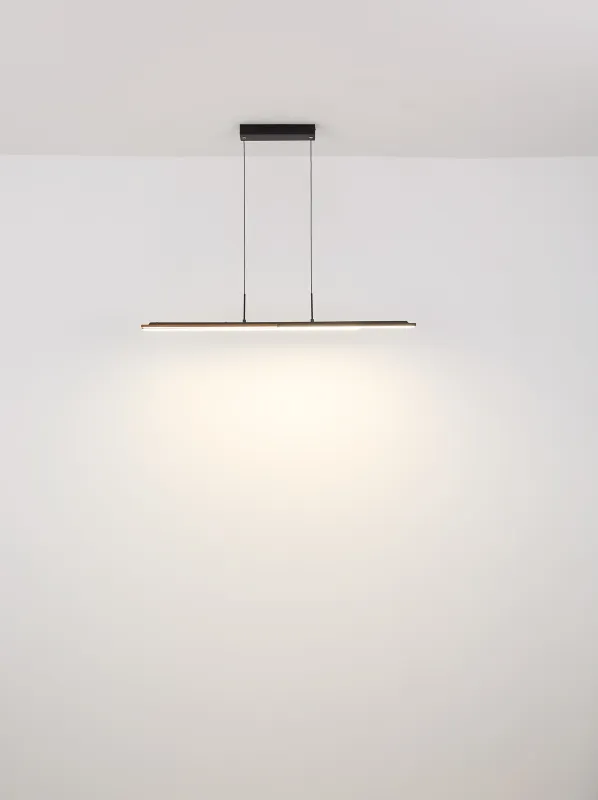 Quito 100cm Naturaleza Lámpas de techo De Globo Lighting - &nbsp;Sk&auml;rmen &auml;r tillverkad av aluminium och har en opalinl&auml;ggning i silikon som s&auml;kerst&auml;ller en mjuk och j&auml;mn ljusf&ouml;rdelning.