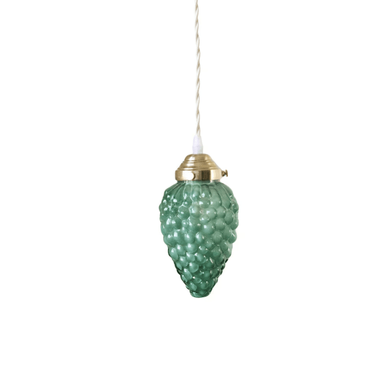 Druva Ø10 Verde lámpara de ventana De Strömshaga - Con su elegante combinación de vidrio verde y forma de uva, así como un portalámparas de latón, la lámpara de techo Druva crea una atmósfera acogedora y elegante.