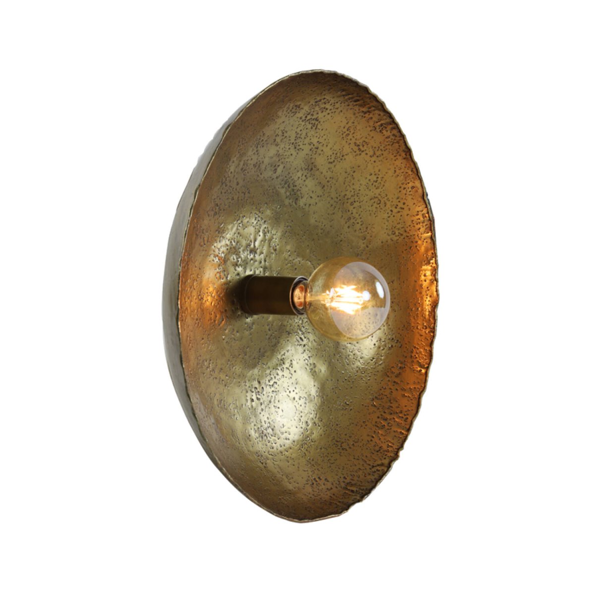 Neva Ø50 Bronce lámpara de pared De Light & Living - El elegante aplique Neva presenta una pantalla redonda de metal martillado en bronce antiguo, que le da un toque industrial.