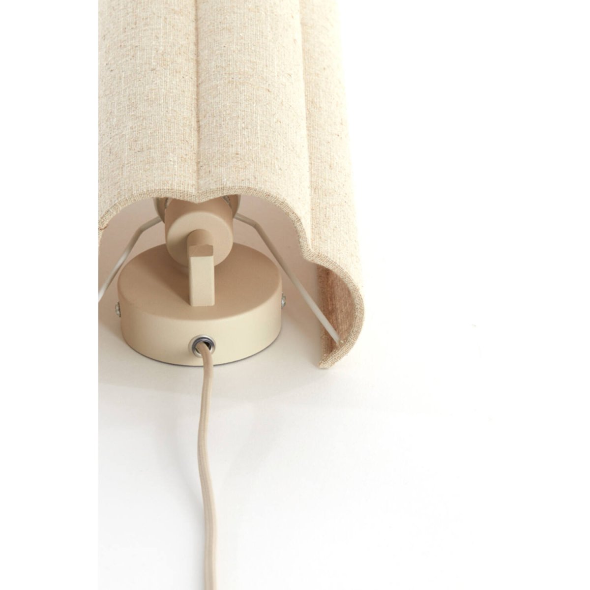 Fringe 30cm Beige lámpara de pared De Light & Living - Su diseño plisado garantiza una distribución de luz suave y armoniosa, creando un ambiente cálido y acogedor en tu hogar.
