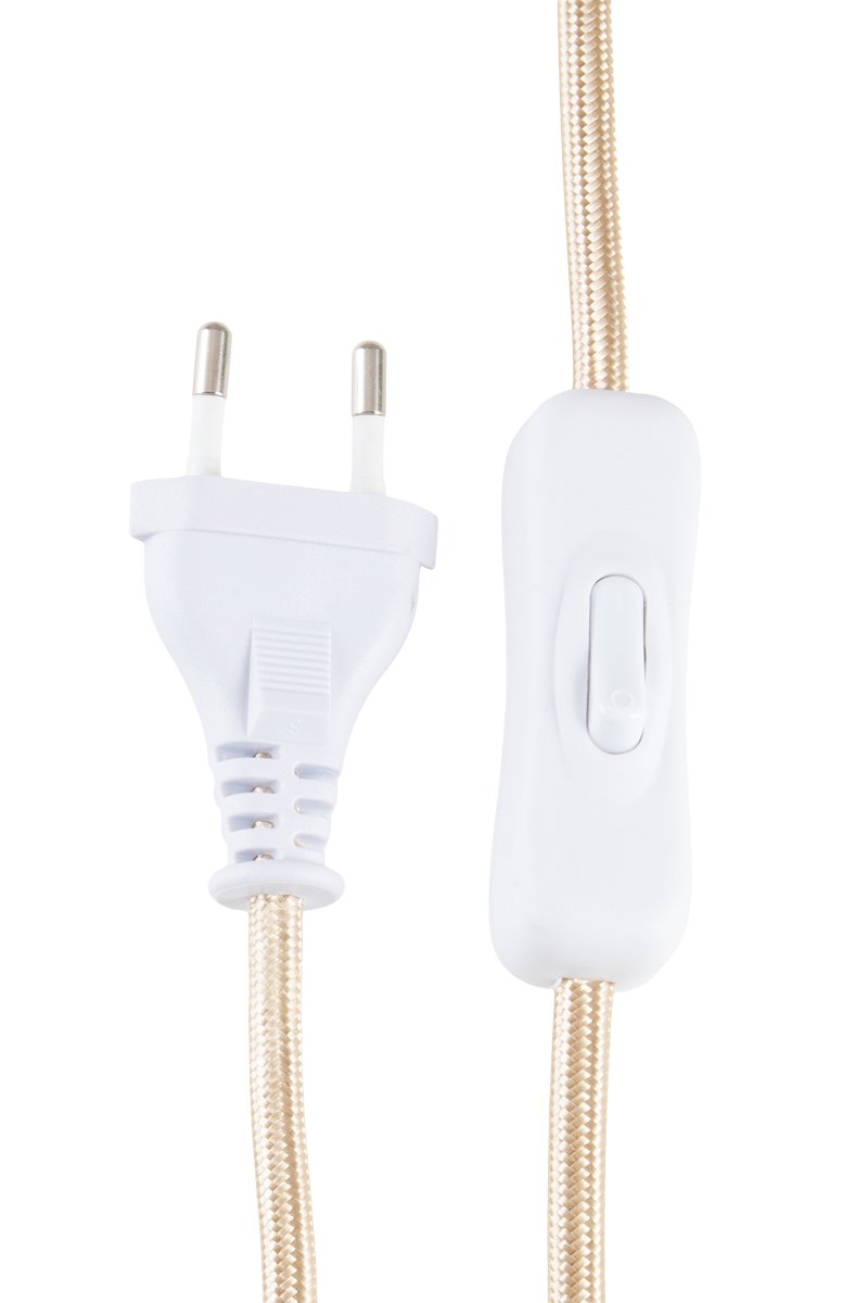 Lorenzo 46cm Beige lámpara de mesa De Globen Lighting - Su estructura artesanal le confiere un car&aacute;cter natural y vibrante, mientras que la pantalla de tela beige crea un ambiente suave y acogedor.