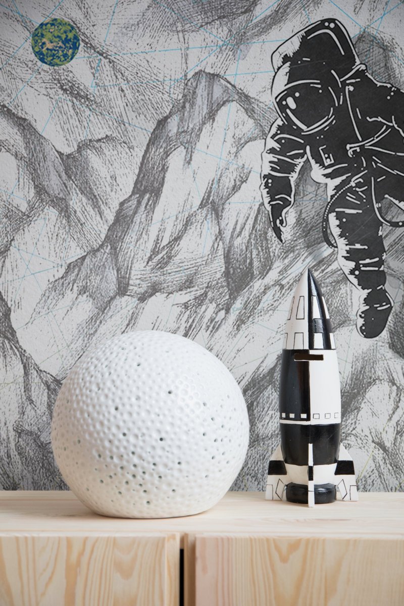Moonlight 20cm Blanco lámpara de mesa De Globen Lighting - La superficie de esta lámpara de mesa un poco más moderna presenta agujeros perforados de diferentes tamaños, así como cráteres que recuerdan la apariencia de los hombres.