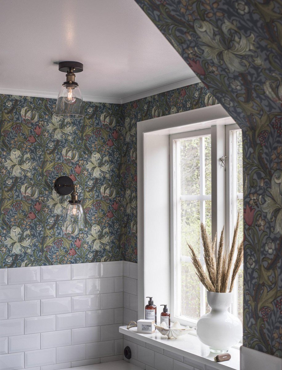 Kappa Ø14 Negro lámpara de baño De PR Home - Dado que la pantalla de vidrio est&aacute; hecha a mano, ocasionalmente puede haber burbujas de aire en el vidrio y puede haber irregularidades en el espesor del vidrio en toda la superficie del vidrio.