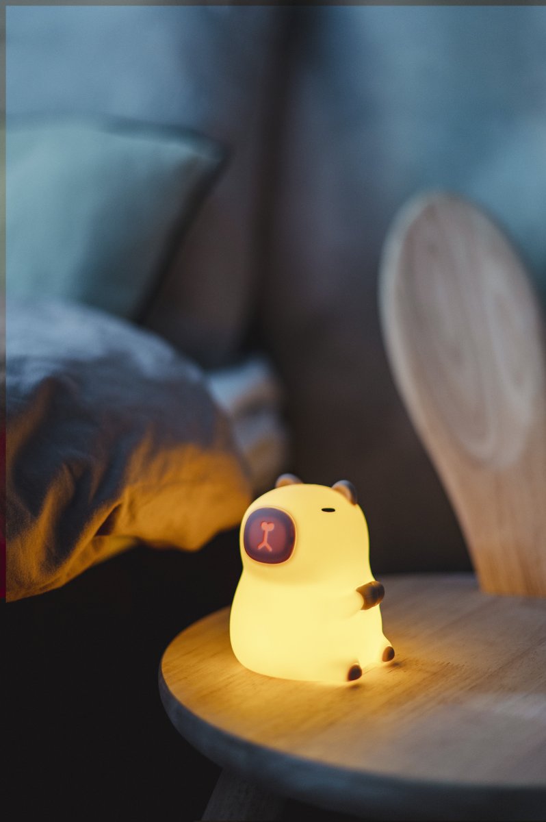 Capybara Blanco lámpara infantil De Star Trading - En el modo de luz de color, la l&aacute;mpara pasa autom&aacute;ticamente al modo de espera despu&eacute;s de 30 minutos.