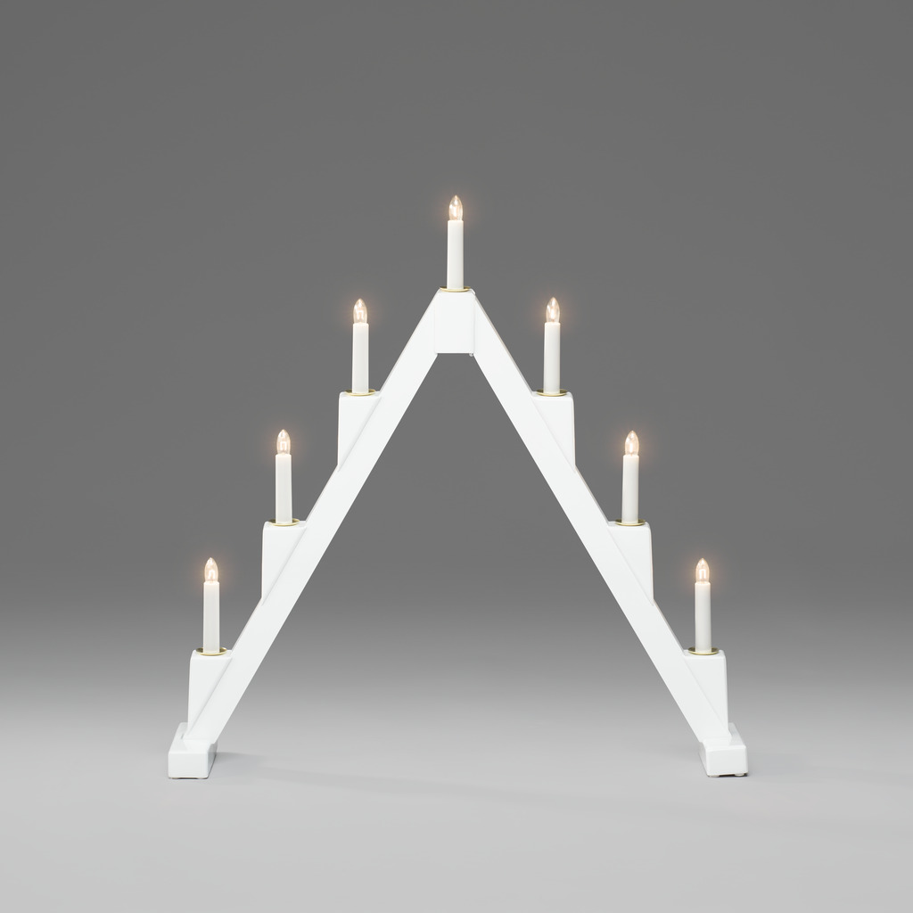 Candelabra 7 Lights Blanco De Konstsmide - Candelabro el&eacute;ctrico plegable con 7 velas, fabricado en alambre lacado en blanco, decorado con anillos de lat&oacute;n alrededor de cada vela para un toque elegante.