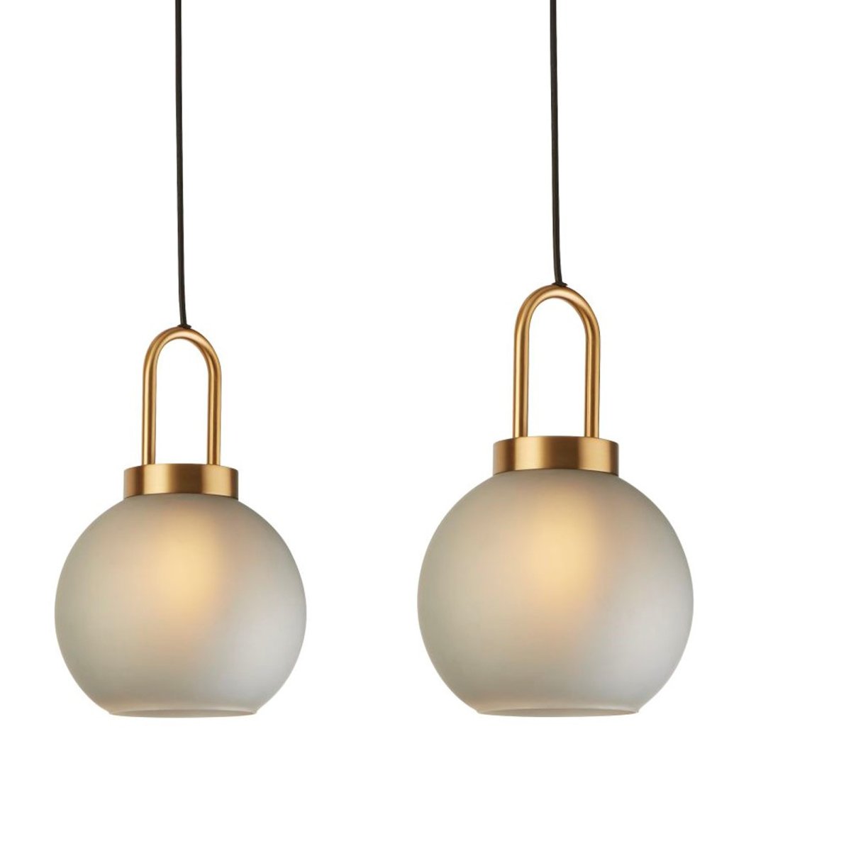 Snowdrop 85cm Latón Lámpas de techo De Searchlight - La lámpara colgante de tres luces Snowdrop cuelga de un poste central y se puede ajustar en altura durante la instalación, agregando estilo y elegancia sobre una mesa de comedor o encimera de cocina.