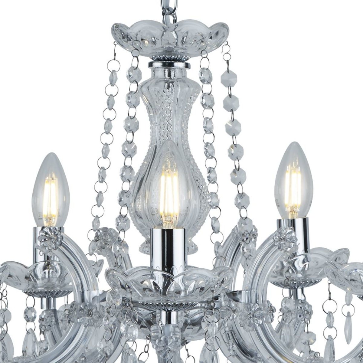 Marie Therese Ø48 Cromo Lámpas de techo De Searchlight - La espectacular y brillante lámpara de araña Marie-Thérèse de 5 luces y acabado en cromo pulido tiene un estilo aristocrático que añade una atmósfera teatral a los espacios grandes.