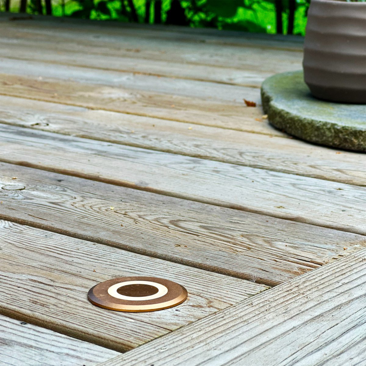 Lynx Bronce De Lightson - &nbsp;Tap&oacute;n de jard&iacute;n y Juego de LightsOn Un sistema de 12 voltios flexible y asequible para tu jard&iacute;n que puedes instalar t&uacute; mismo f&aacute;cilmente y ampliar posteriormente hasta 50 metros si es necesario.