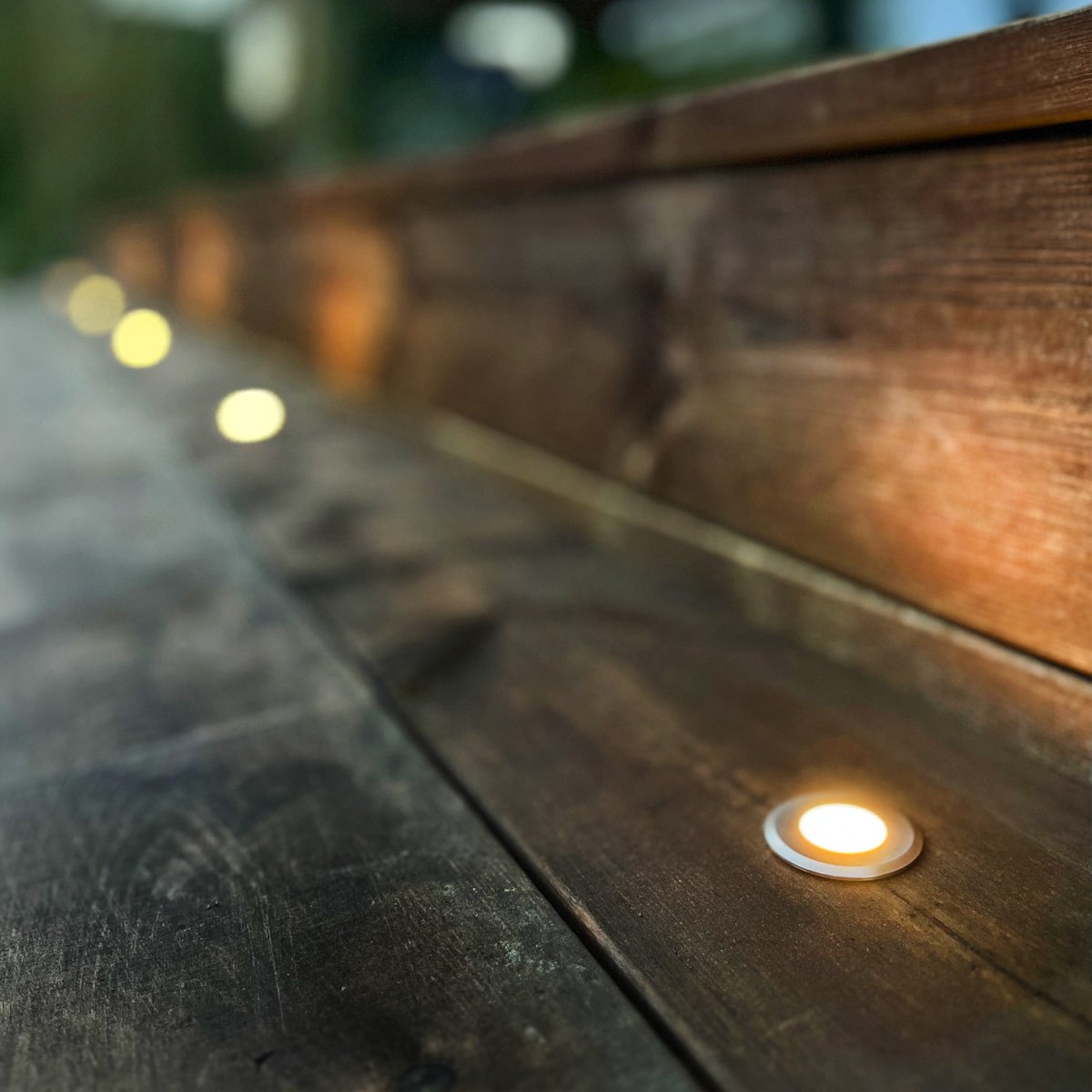 Dexter x5 Plata De Lightson - En un puente o a lo largo de un camino, se puede crear un suave rayo de luz para mostrar el camino.