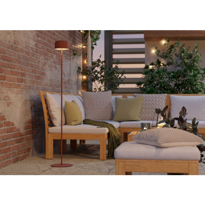 Roccanova 120cm ROJO lámpara solar De Eglo - La lámpara se puede cargar cómodamente a través del panel solar o el cable USB incluido y tiene un regulador táctil con tres niveles de brillo para ajustar la iluminación según sea necesario.