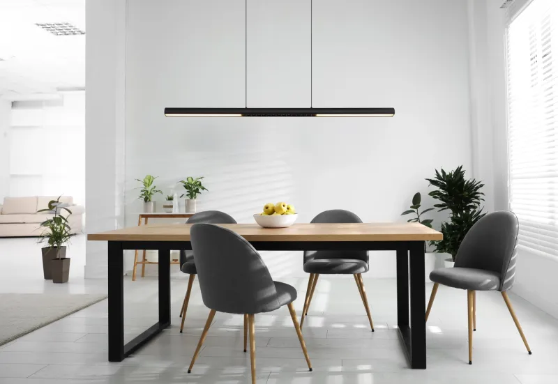 Cody 120cm Negro Lámpas de techo De Globo Lighting - Lampan &auml;r tillverkad av aluminium i en mattsvart finish som ger ett elegant och tidl&ouml;st uttryck som smidigt sm&auml;lter in i olika inredningsstilar, perfekt f&ouml;r stora matbord eller k&ouml;ks&ouml;ar.