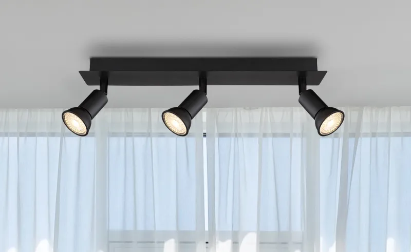 Drew 3 Negro foco de techo De Globo Lighting - Drew &auml;r en stilren takspotlight som imponerar med sin enhetliga svarta design.
