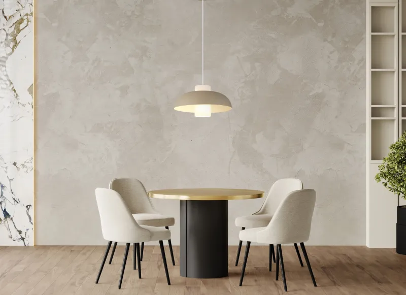 Lowe Ø38 Arena Lámpas de techo De Globo Lighting - Den runda sk&auml;rmen i matt sandf&auml;rgad metall ger ett elegant och tidl&ouml;st uttryck, medan den cylinderformade sk&auml;rmen i opalglas sprider ett mjukt och behagligt ljus.