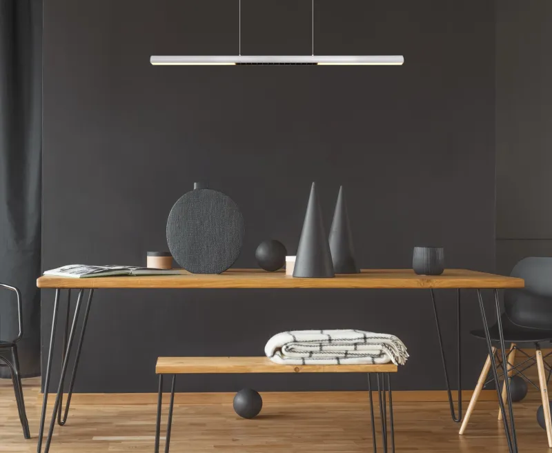 Cody 120cm Acero Lámpas de techo De Globo Lighting - Lampan &auml;r tillverkad av borstat aluminium som ger ett elegant och tidl&ouml;st uttryck som smidigt sm&auml;lter in i olika inredningsstilar, perfekt f&ouml;r stora matbord eller k&ouml;ks&ouml;ar.