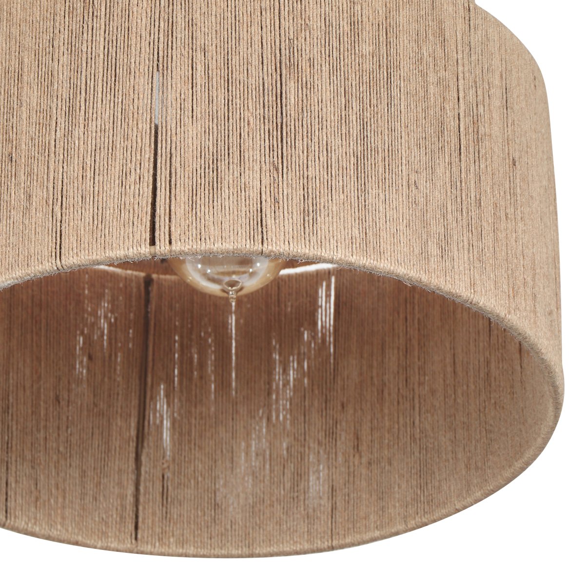 Smilla Ø30 Naturaleza plafón De Trio Lighting - Con su elegante combinaci&oacute;n de yute natural y metal negro mate, Smilla combina el encanto r&uacute;stico con un dise&ntilde;o moderno: un detalle perfecto para un interior elegante y armonioso.