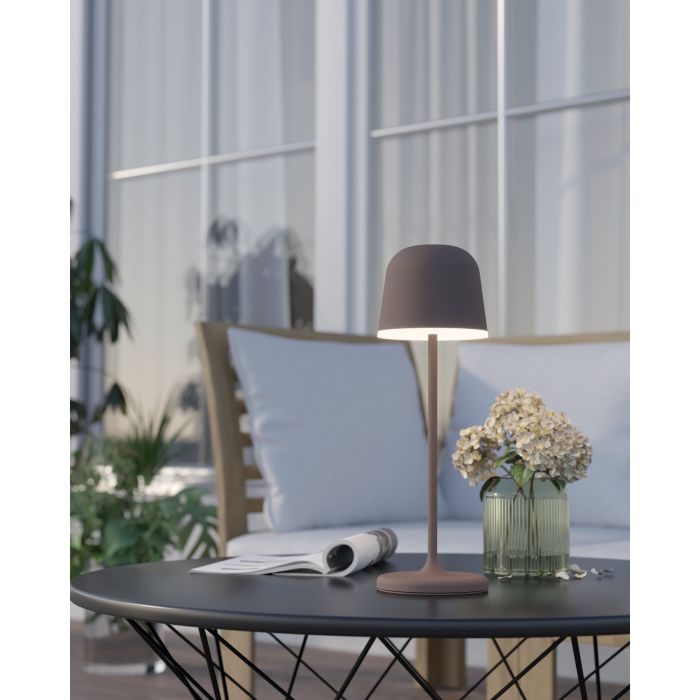 Mannera 34cm Marrón oxidado portátil De Eglo - Con el regulador táctil integrado, puedes ajustar la luz a tres niveles para crear la sensación adecuada: desde un brillo suave y acogedor hasta una luz más funcional.