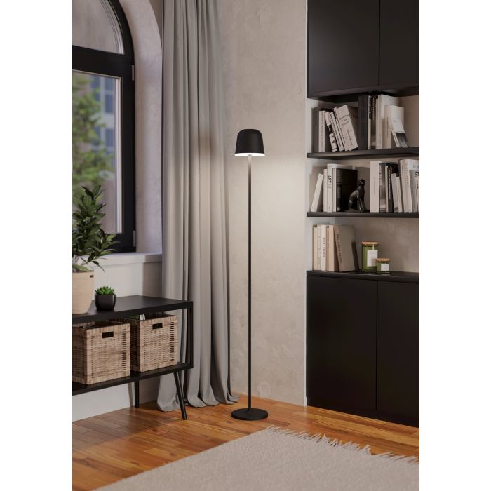Mannera 140cm Negro portátil De Eglo - La lámpara se puede cargar fácilmente mediante el cable USB incluido y ofrece una gran flexibilidad, ya que también se puede utilizar sin estar conectada a una toma de corriente.