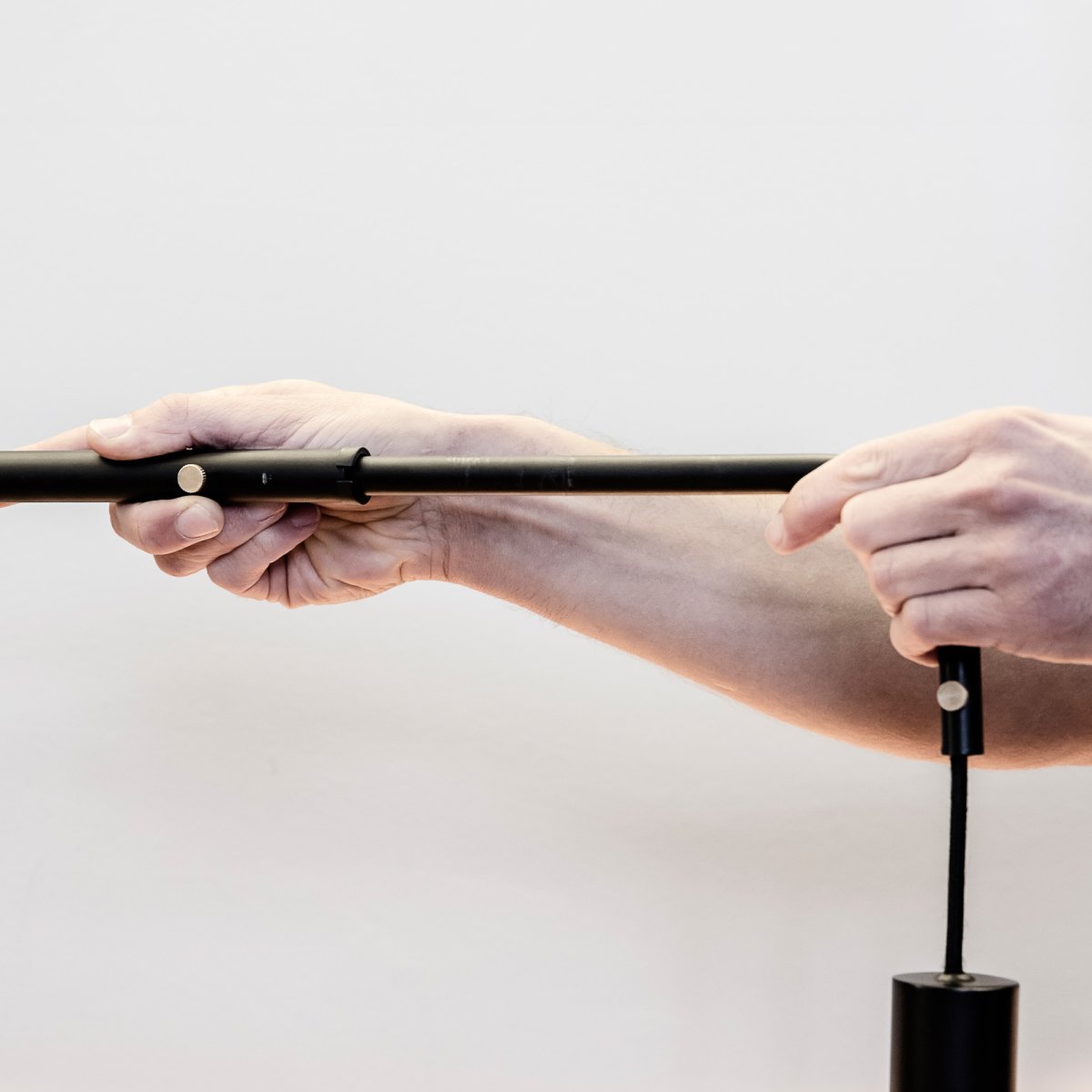 Whizz 70cm Oro lámpara de pared De Faro Barcelona - Whizz es una serie de dise&ntilde;o de Christoph Friedrich Wagner que combina una est&eacute;tica moderna con una exclusiva selecci&oacute;n de materiales.