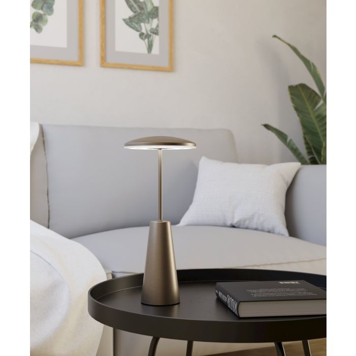 Piccola 28cm Bronce portátil De Eglo - La lámpara se puede controlar cómodamente a través de un regulador táctil y se puede cargar a través de USB, lo que la hace inalámbrica y fácil de llevar consigo.