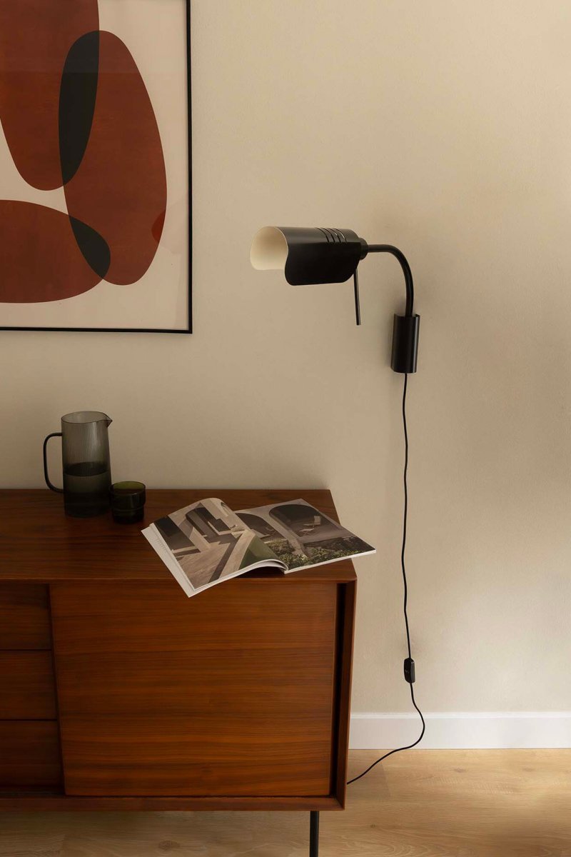 Martinica 47cm Negro lámpara de lectura De Faro Barcelona - Martinica es una l&aacute;mpara de pared con brazo ajustable y fuente de luz bloqueable de estilo cl&aacute;sico y geom&eacute;trico.