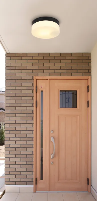 Vranos 18,5cm Negro De Globo Lighting - Lampan &auml;r tillverkad i aluminium och glas, vilket ger ett tidl&ouml;st och sofistikerat uttryck.