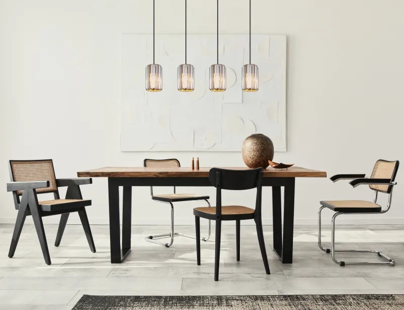 Run 88cm Color humo Lámpas de techo De Globo Lighting - Kombinationen av metall i tr&auml;utseende och de fyra sk&auml;rmarna med r&ouml;kf&auml;rgade K5-kristaller ger en harmonisk ljusspridning och en sofistikerad k&auml;nsla.