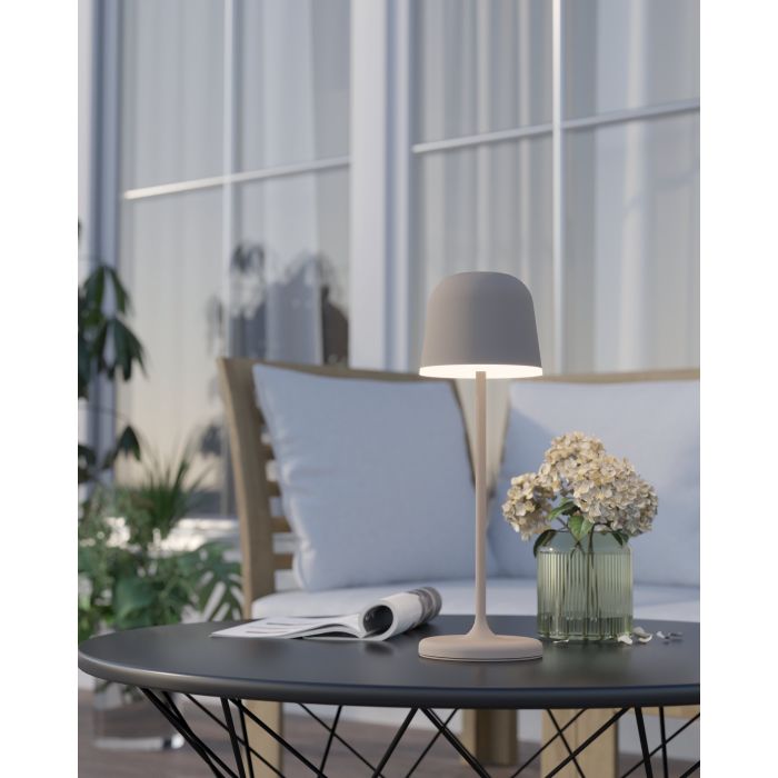 Mannera 34cm Arena portátil De Eglo - La lámpara tiene un diseño elegante y crea una atmósfera atmosférica dondequiera que la coloques.
