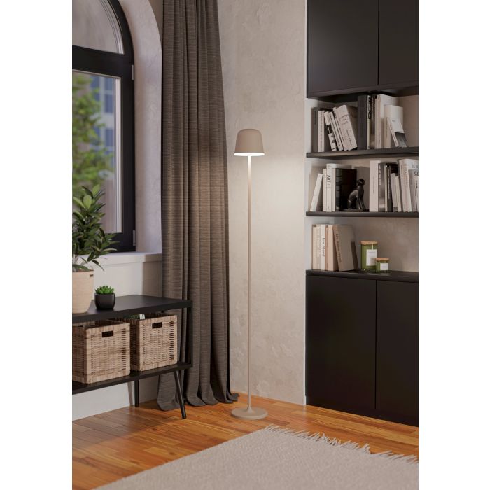 Mannera 140cm Arena portátil De Eglo - La lámpara se puede cargar fácilmente mediante el cable USB incluido y ofrece una gran flexibilidad, ya que también se puede utilizar sin estar conectada a una toma de corriente.