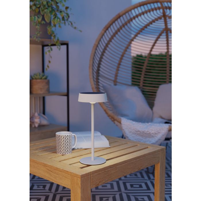 Simeri 30cm Blanco lámpara solar De Eglo - Simeri es una elegante lámpara de mesa que funciona con energía solar y que combina forma y función para uso en interiores y exteriores.