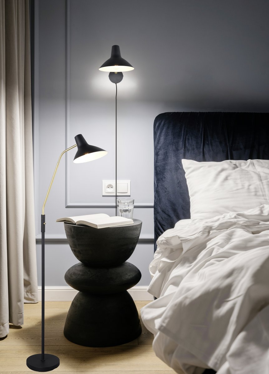 Traveller Negro lámpara de pie De Trio Lighting - 
