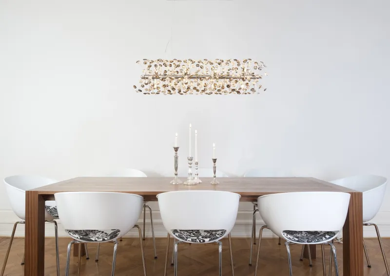 Katrina 90cm Color humo cristal De Globo Lighting - Katrina es una elegante lámpara de araña rectangular de cristal, hecha de metal cromado con brillantes cristales K9, que añade un toque sofisticado y lujoso a su hogar.
