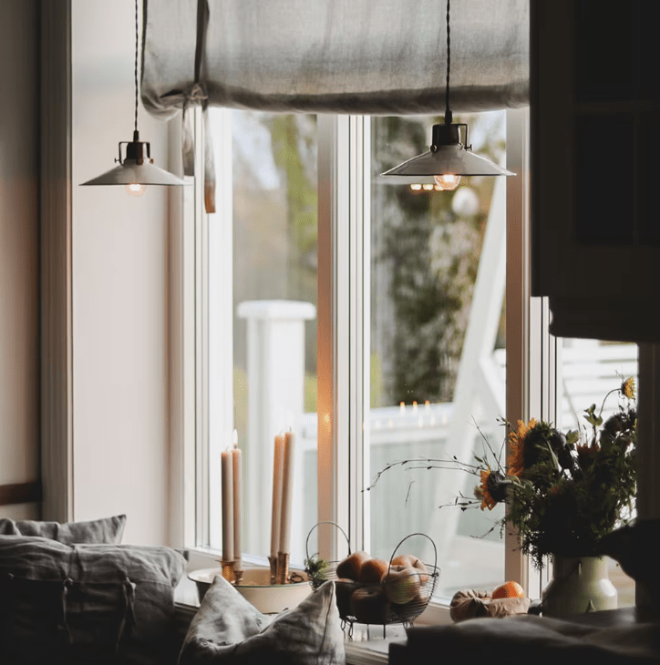 Lámpara Estilo Escuela Herbert Ø23 Blanco lámpara de ventana De Strömshaga - Esta l&aacute;mpara de techo nunca pasa de moda y se puede colocar f&aacute;cilmente en cualquier lugar de tu hogar.