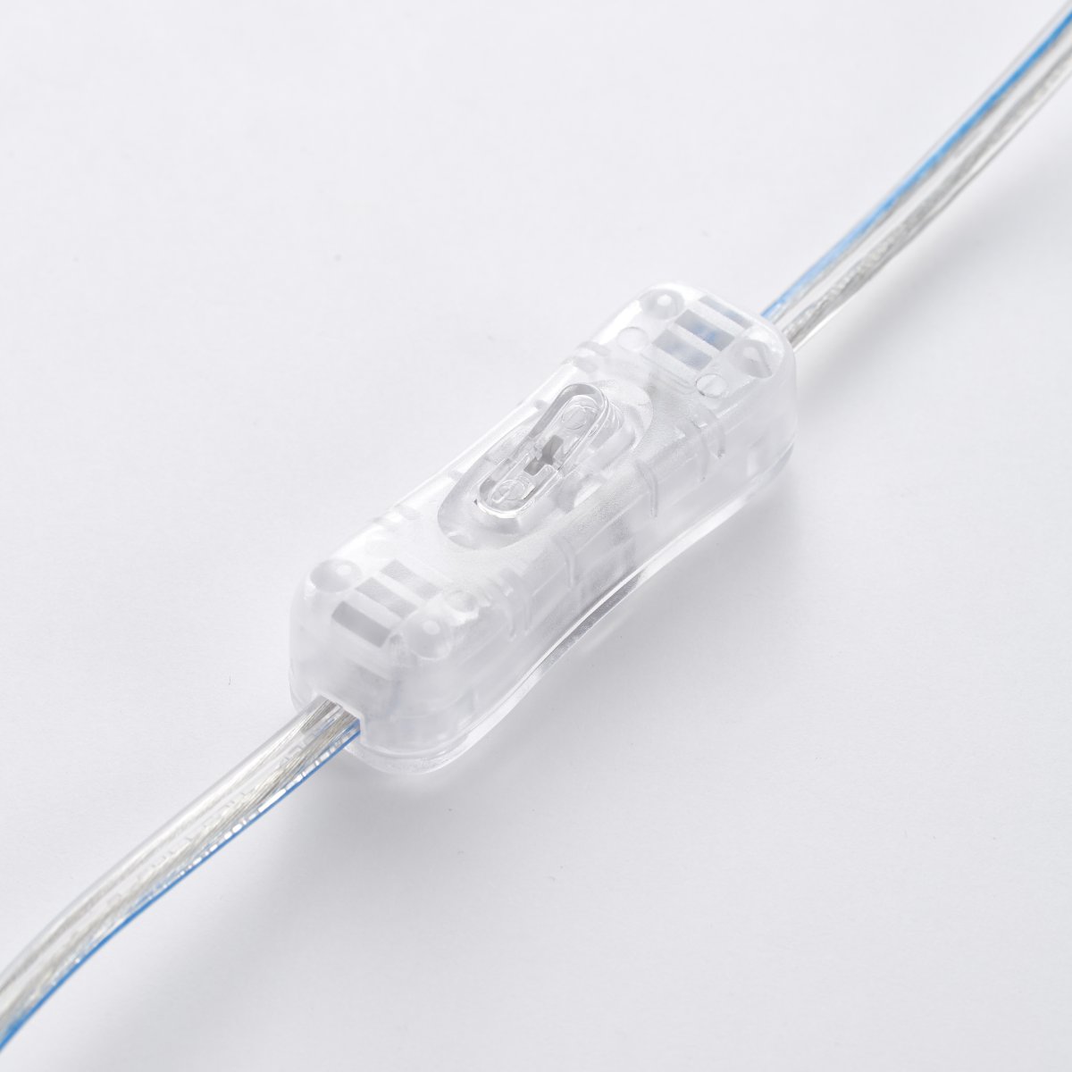 Clarie 25cm Cromo lámpara de mesa De Brilliant - La lámpara cuenta con un cómodo interruptor de corriente media y una longitud de cable de 1,5 m.