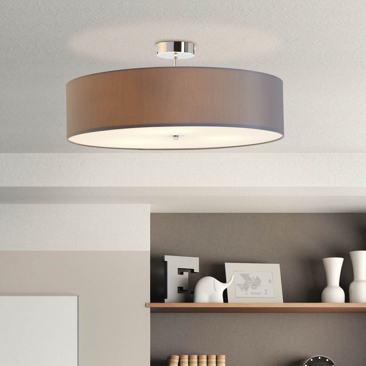 Andria Ø60 Gris plafón De Brilliant - Con su moderna combinaci&oacute;n de colores grises, crea una atm&oacute;sfera agradable y se puede combinar f&aacute;cilmente con diferentes estilos de interior.