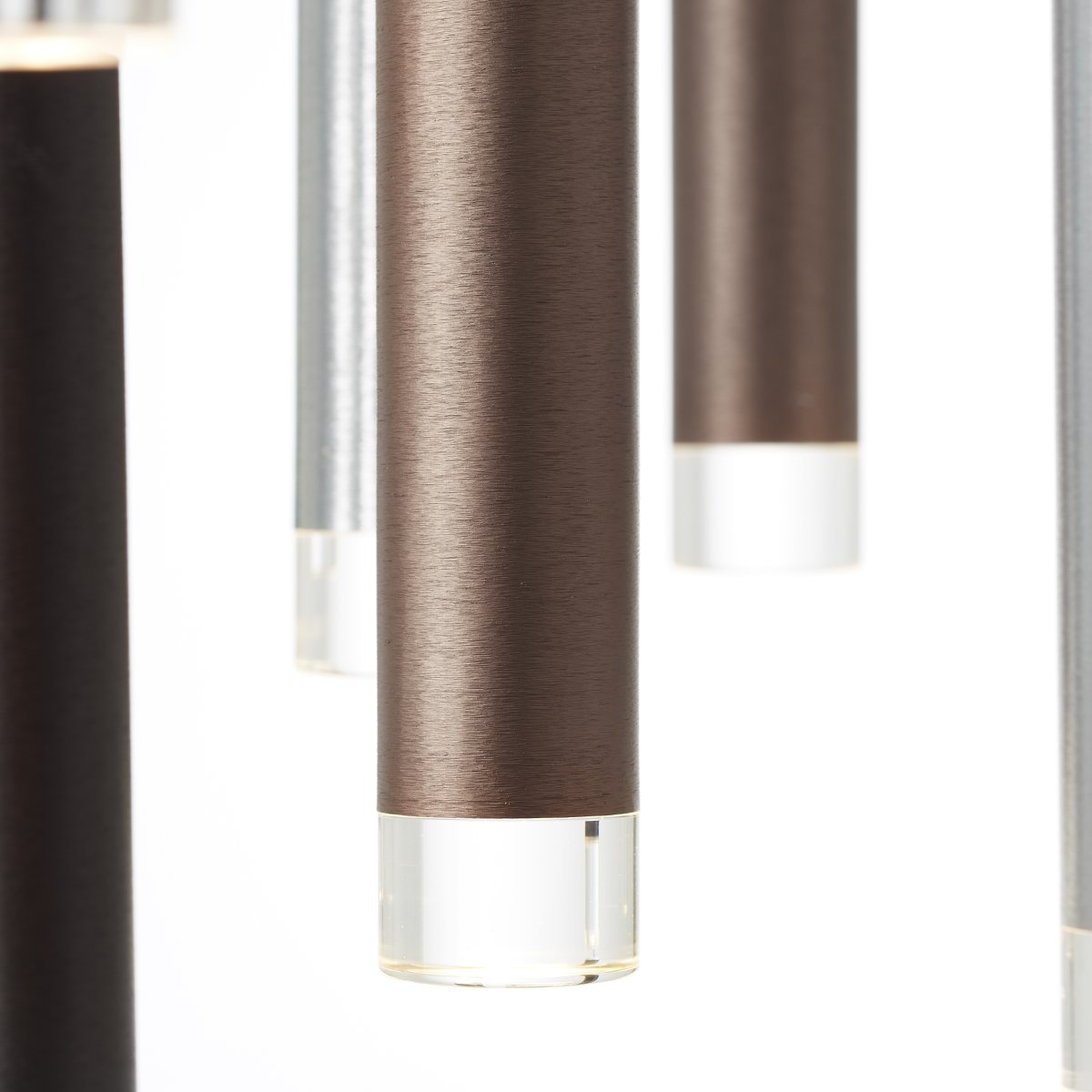 Cembalo Ø55 Aluminio Lámpas de techo De Brilliant - Gracias a la tecnología LED integrada, la lámpara es energéticamente eficiente y duradera, y la luz blanca cálida proporciona un brillo agradable.
