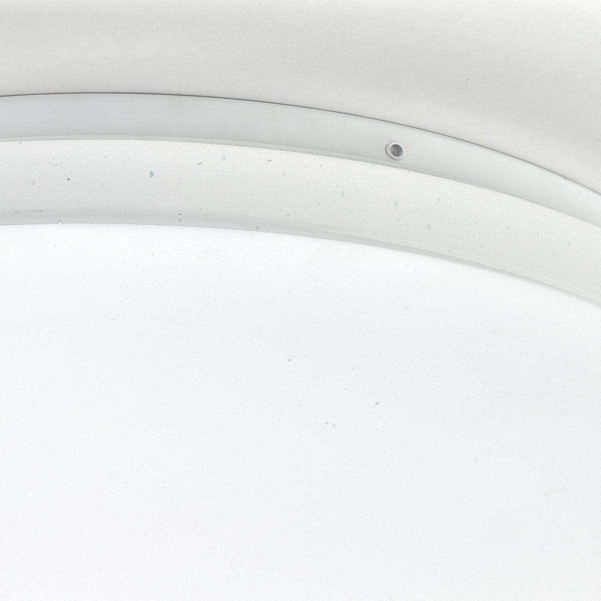 Farica Starry Ø34 Blanco cálido plafón De Brilliant - La l&aacute;mpara presenta un efecto de cielo estrellado, con peque&ntilde;os puntos transparentes en la pantalla que se asemejan a estrellas brillantes, lo que la hace ideal para dormitorios y habitaciones infantiles.