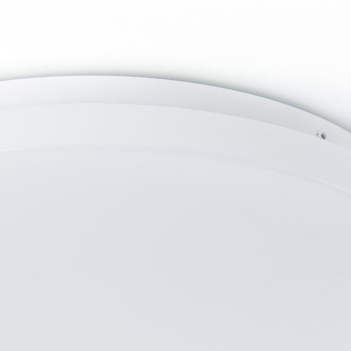 Farica Ø30 Blanco cálido plafón De Brilliant - La l&aacute;mpara de techo y pared Farica presenta un dise&ntilde;o elegante y funcional que es adecuado tanto para espacios privados como comerciales.
