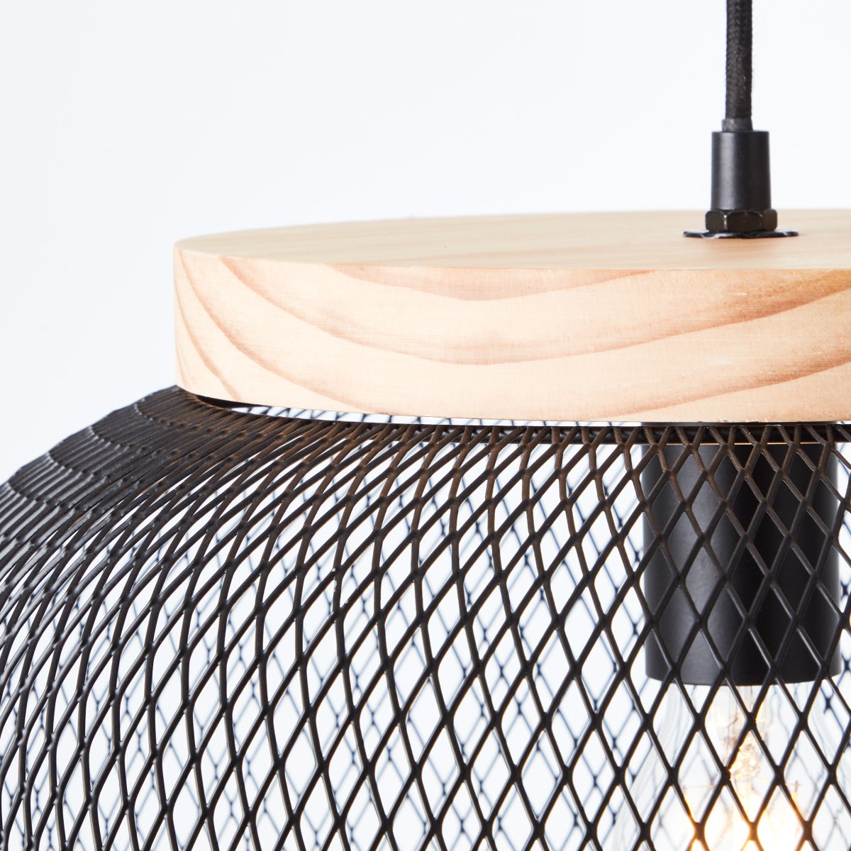 Giada Ø40 Negro Lámpas de techo De Brilliant - El material de madera cuenta con la certificaci&oacute;n FSC, lo que significa que procede de una silvicultura sostenible que da gran importancia a la protecci&oacute;n del medio ambiente y a las condiciones de trabajo.