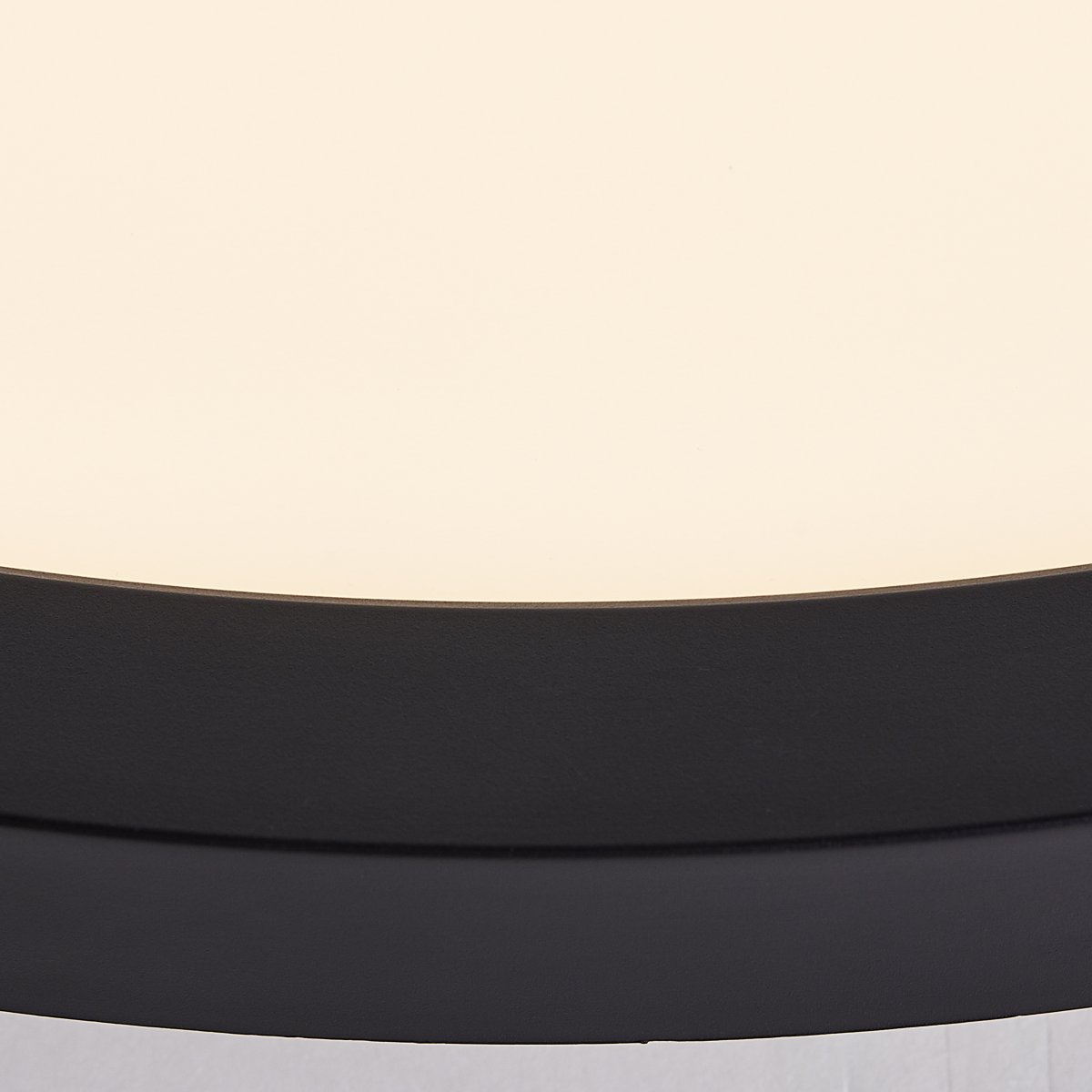 Tuco Ø30 Negro plafón De Brilliant - Cuenta con una funci&oacute;n de atenuaci&oacute;n de tres etapas que se puede controlar c&oacute;modamente a trav&eacute;s del interruptor de pared y le permite elegir entre tres niveles de brillo diferentes.