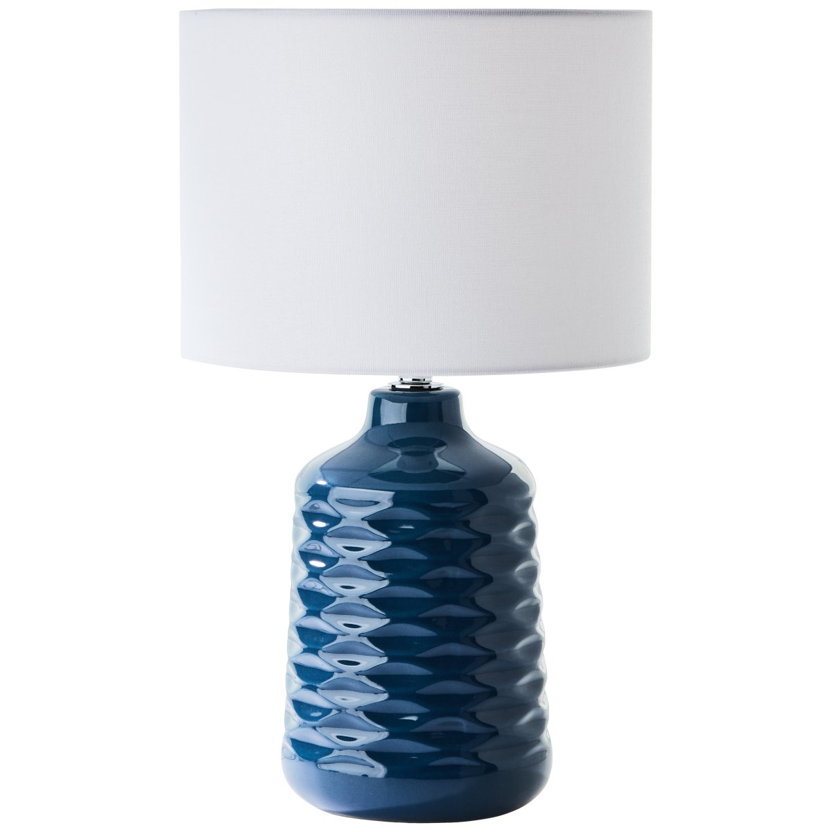 Ilysa 42cm Azul lámpara de mesa De Brilliant - La pantalla textil proporciona una luz agradable y el cable de aproximadamente 2 metros de largo tiene un pr&aacute;ctico interruptor de encendido para un manejo sencillo.