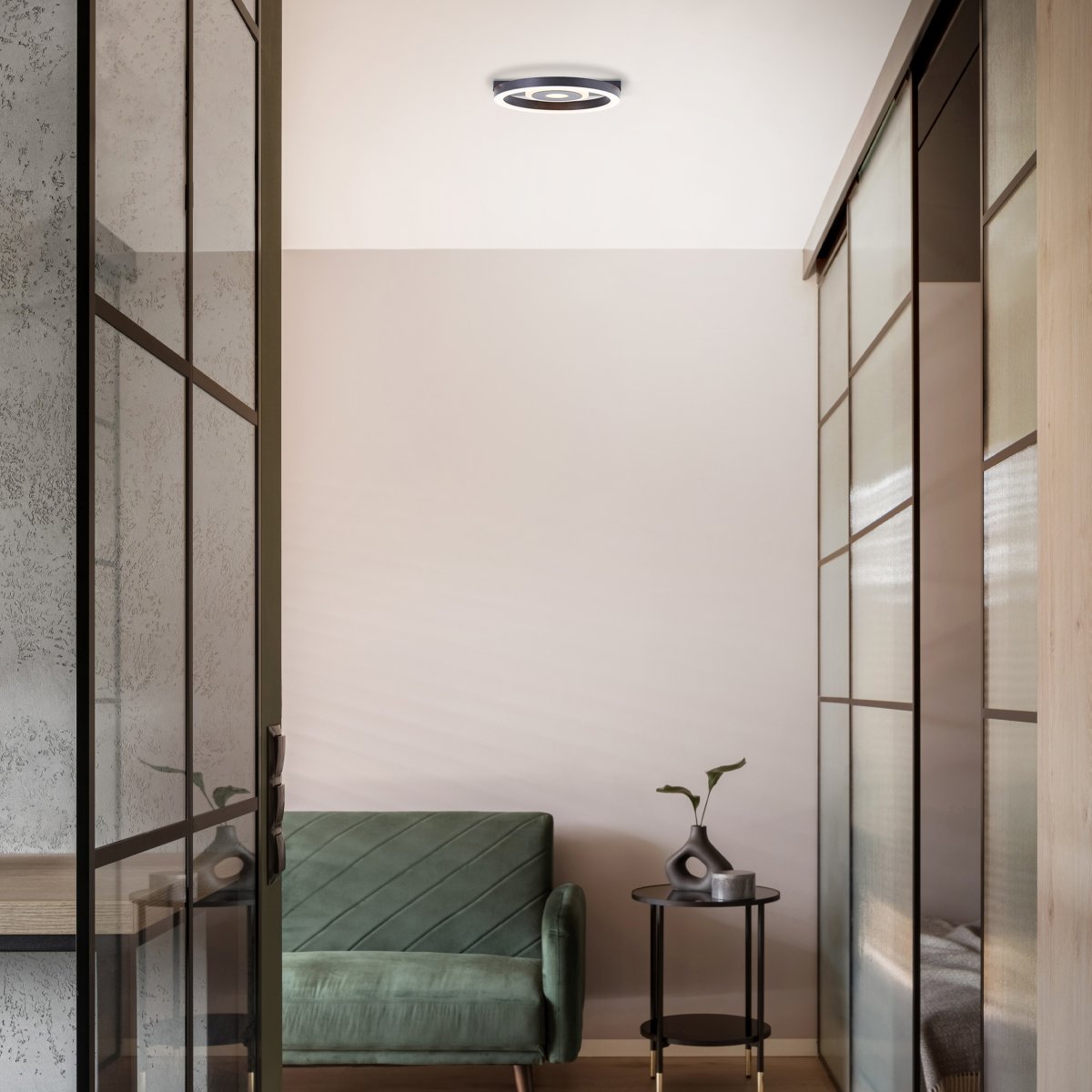 Maureen Ø20 Negro plafón De Brilliant - La l&aacute;mpara de techo Maureen proporciona una iluminaci&oacute;n decorativa y es perfecta para salas de estar y oficinas.