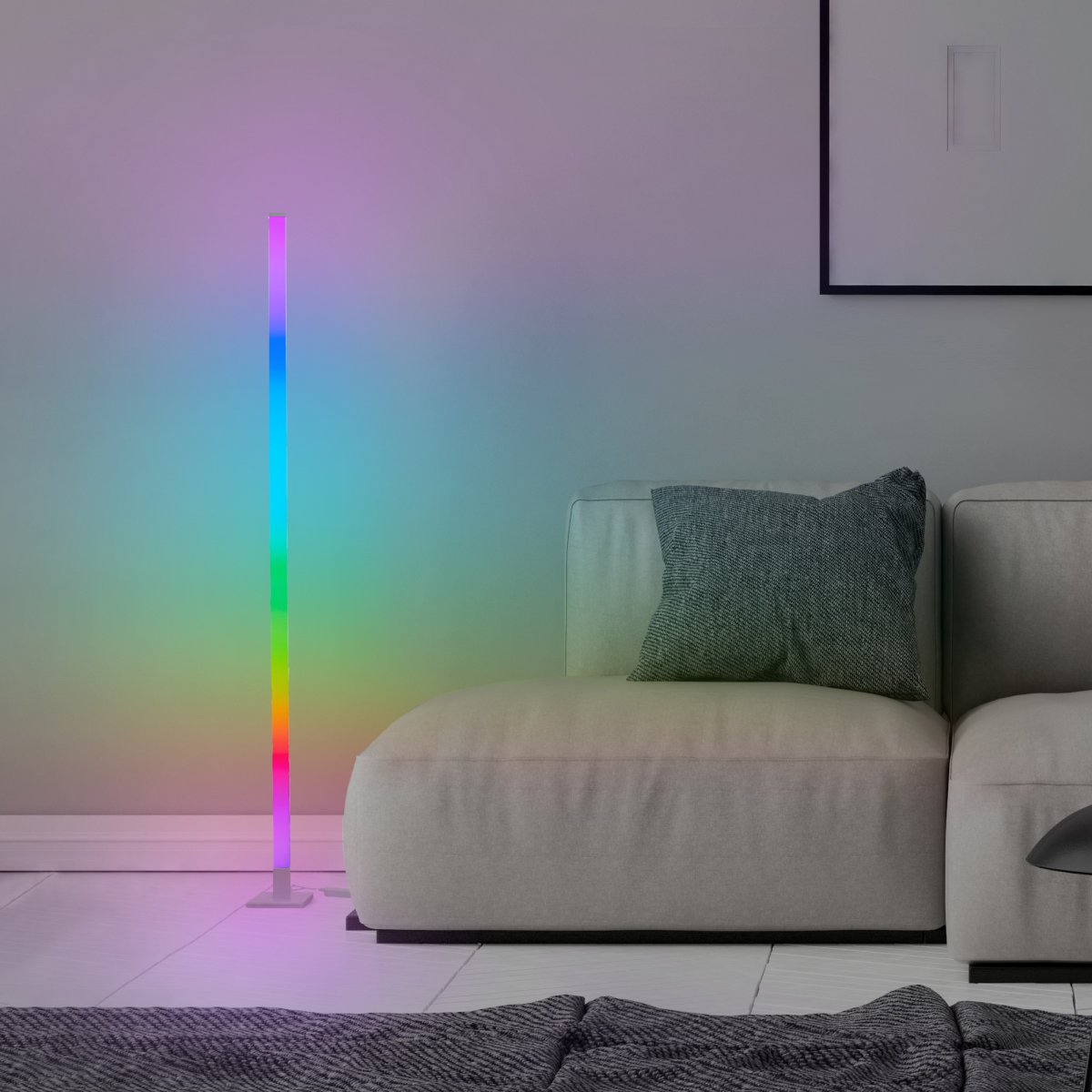 Neele Blanco lámpara de pie De Brilliant - La lámpara de pie LED Neele con iluminación RGB crea un juego de luz dinámico que se puede adaptar a diferentes estados de ánimo y combinaciones de colores.