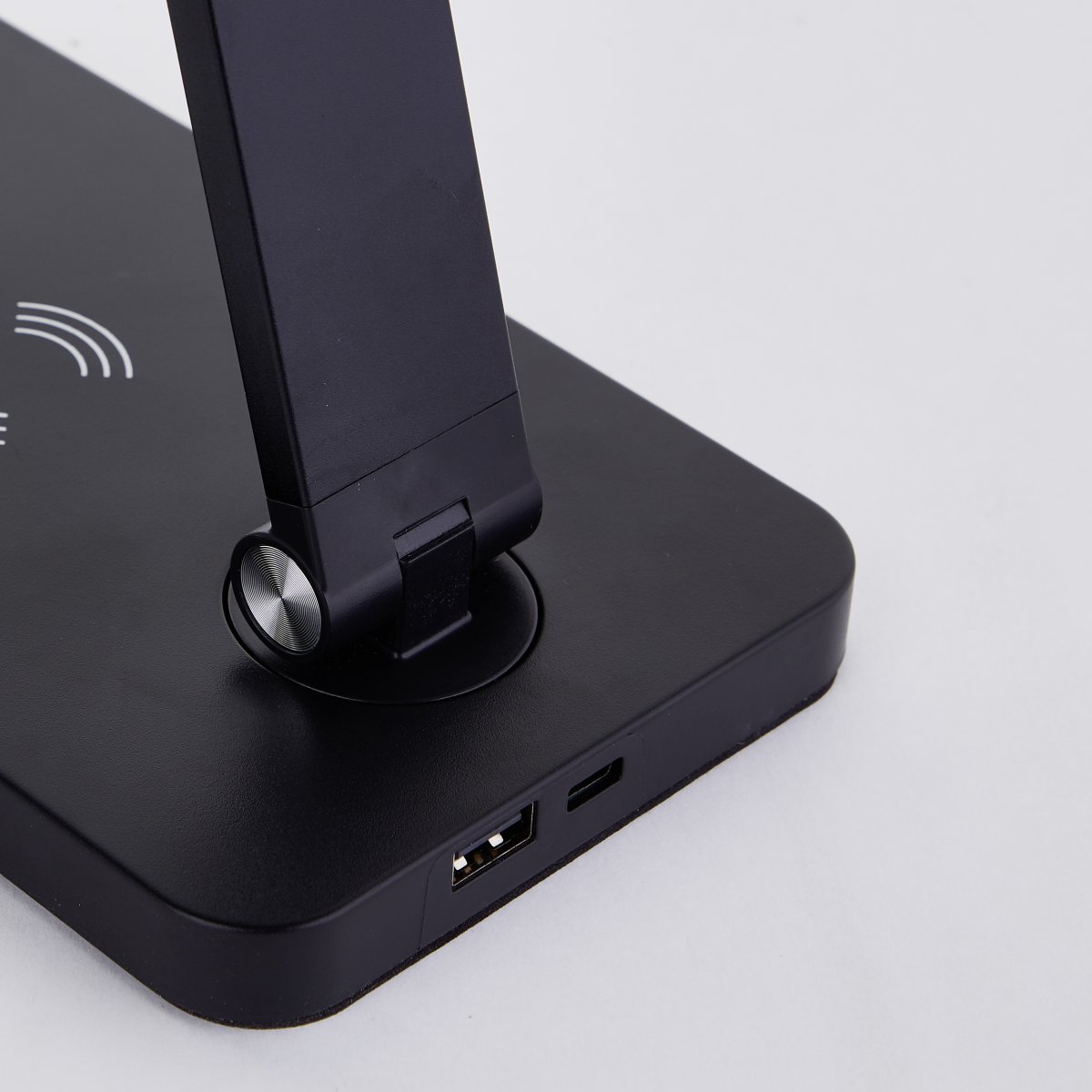 Florence 38cm Negro lámpara de escritorio De Brilliant - La luz cuenta con un regulador táctil de 3 etapas para controlar el brillo y ofrece luz blanca cálida y diurna.