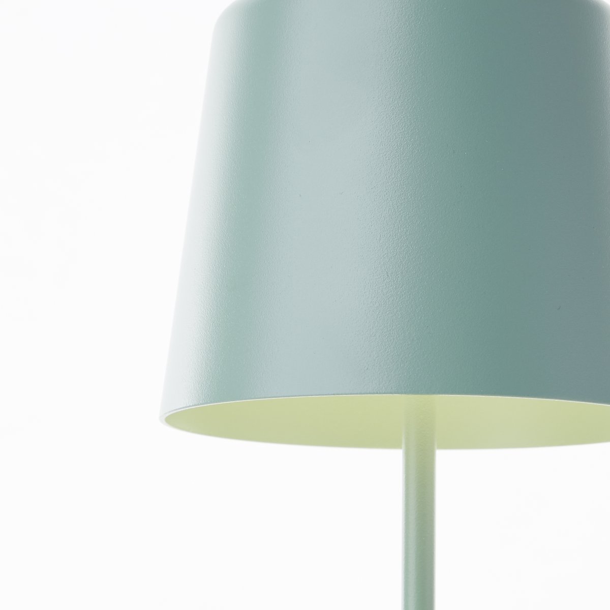 Kaami 37cm Verde portátil De Brilliant - La l&aacute;mpara de mesa dispone de un regulador t&aacute;ctil y ofrece una agradable luz blanca c&aacute;lida (3000 K, 310 l&uacute;menes).