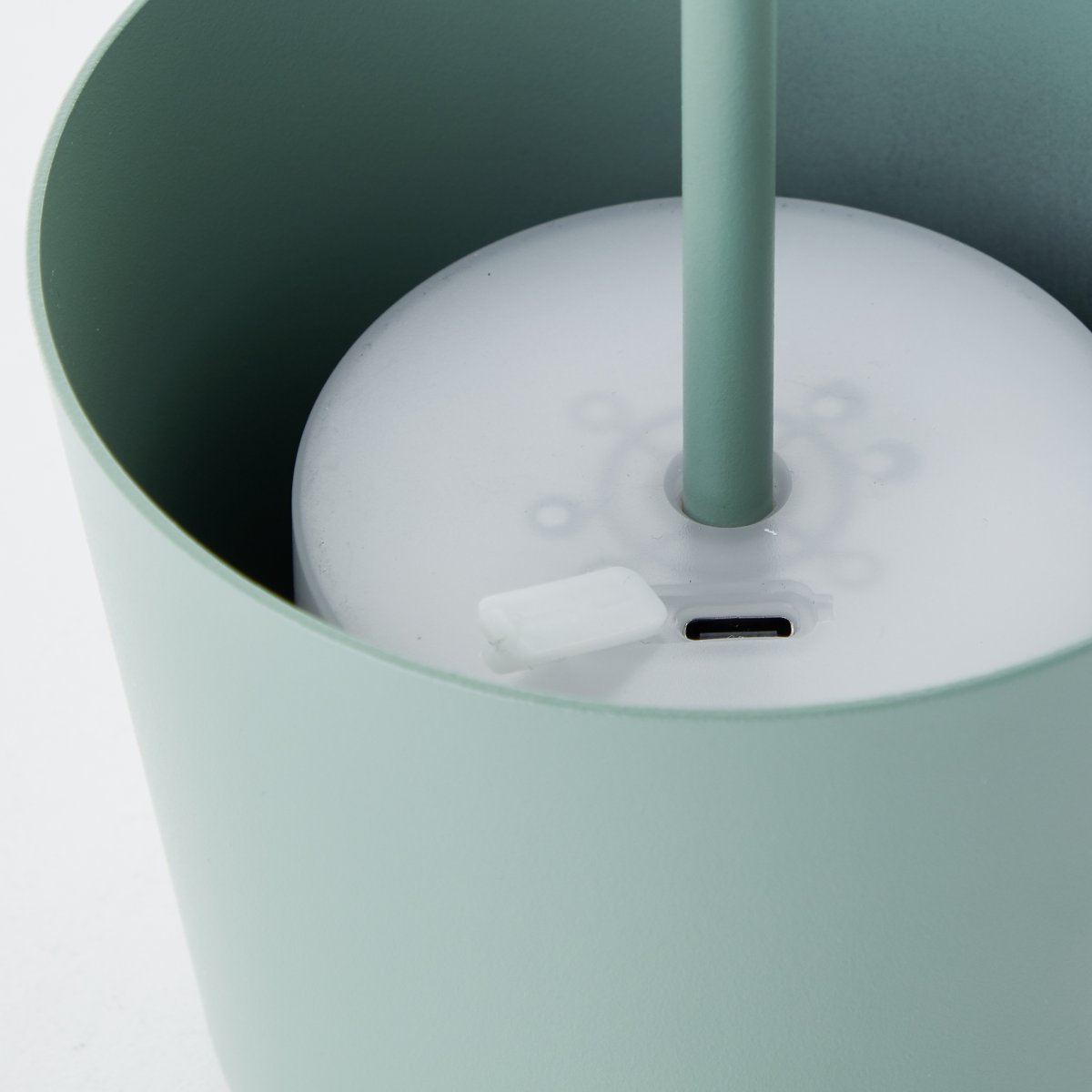 Kaami 37cm Verde portátil De Brilliant - La l&aacute;mpara de mesa dispone de un regulador t&aacute;ctil y ofrece una agradable luz blanca c&aacute;lida (3000 K, 310 l&uacute;menes).