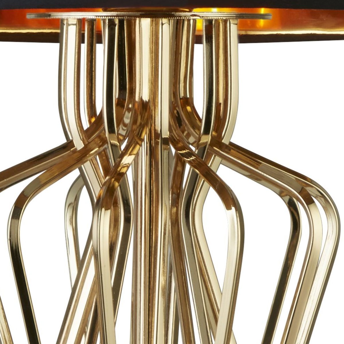 Ethan 72cm Oro lámpara de mesa De Searchlight - El diseño escultórico le da a la lámpara una expresión artística, mientras que la pantalla negra con interior dorado difunde una luz cálida y suave.