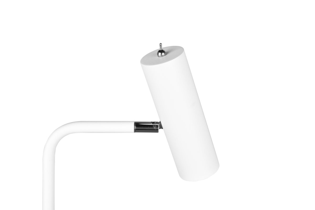 Marley Blanco lámpara de pie De Trio Lighting - El cabezal móvil se puede ajustar fácilmente hacia arriba o hacia abajo, lo que hace que la lámpara sea perfecta como luz de lectura en el sofá o como iluminación discreta en el pasillo.