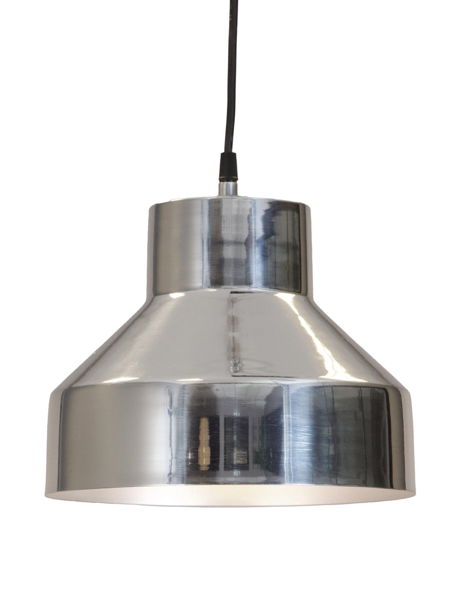 Solo Ø26 Cromo Lámpas de techo De PR Home - Su acabado cromado brillante le confiere un car&aacute;cter exclusivo y la convierte en un elegante complemento para la mesa del comedor u otras estancias peque&ntilde;as.